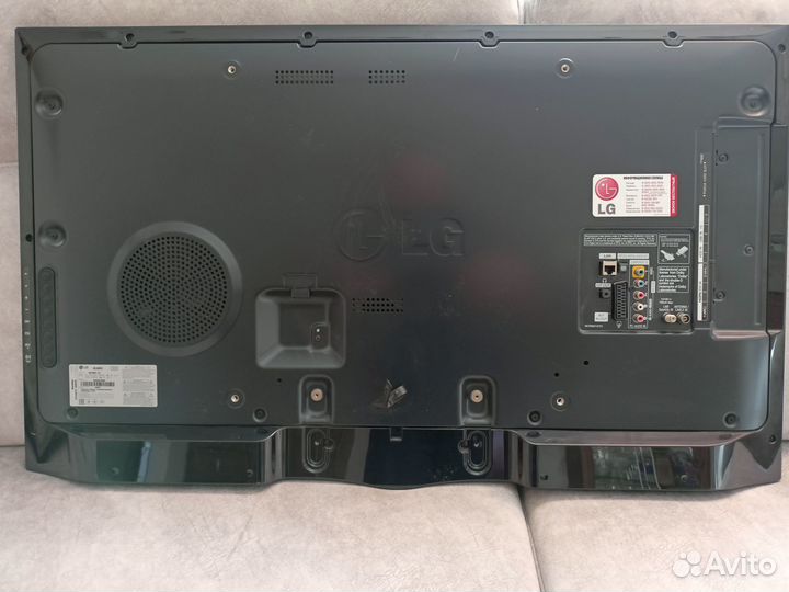 Продам телевизор LG 42LA662V