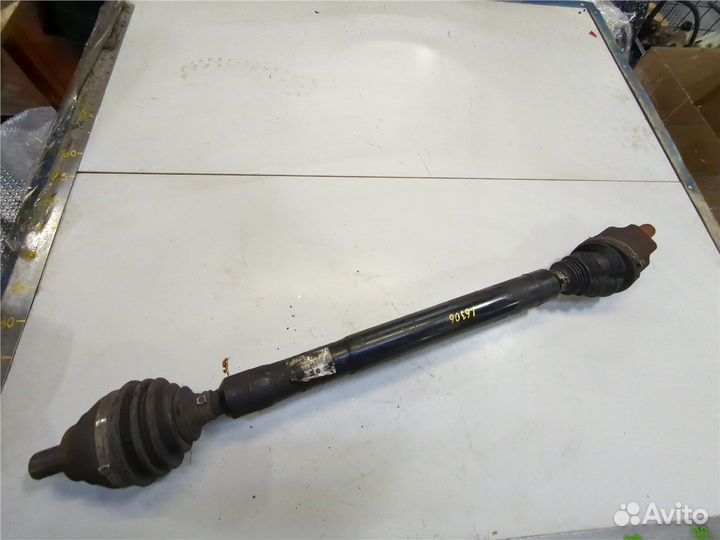 Полуось Volkswagen Tiguan, 2012