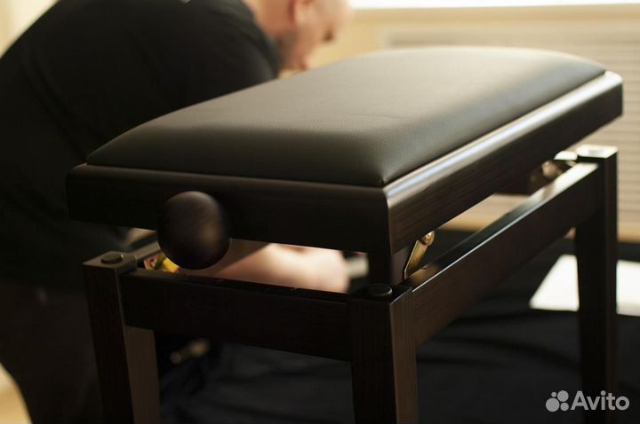 Банкетка для пианино