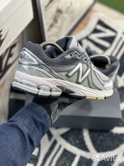 Кроссовки New balance 860 v2