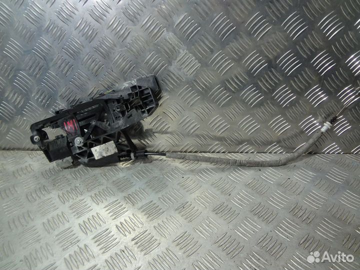 Кронштейн ручки двери задней правой Мерседес