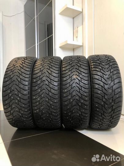 Nokian Tyres Hakkapeliitta 8 SUV 215/60 R17