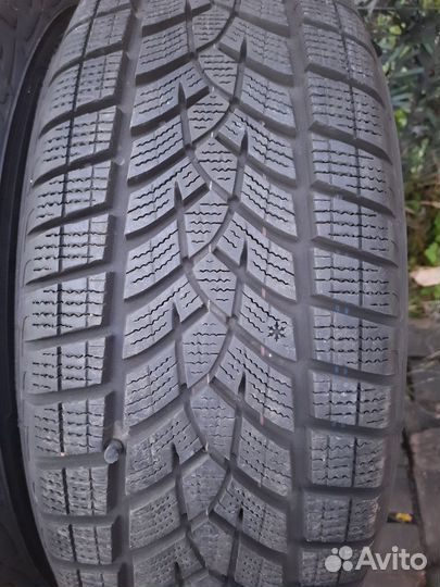 Goodyear UltraGrip Performance+ SUV 215/65 R17