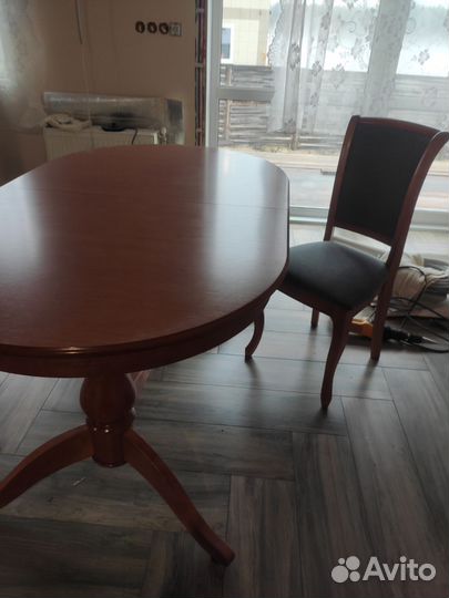 Стол обеденный из массива дерева и 6 стульев
