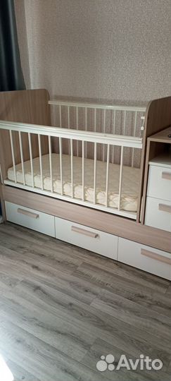 Детская кроватка