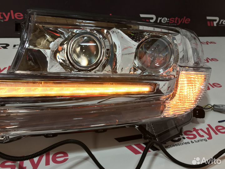 Фары с решеткой Toyota Land Cruiser 200 U284