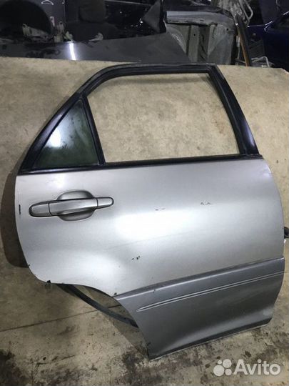 Дверь задняя правая Toyota Harrier