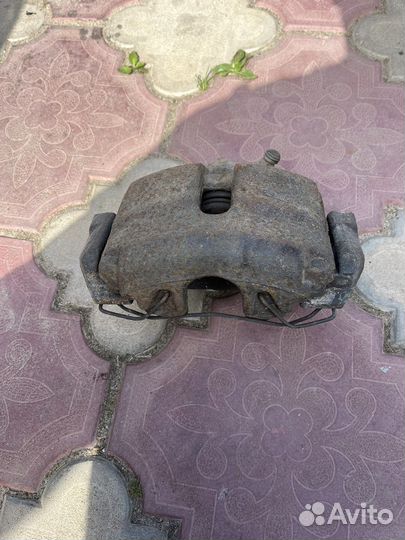Передние скобы с суппортами volkswagen golf 5