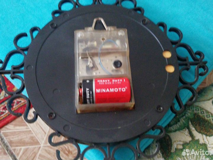 Часы янтарь