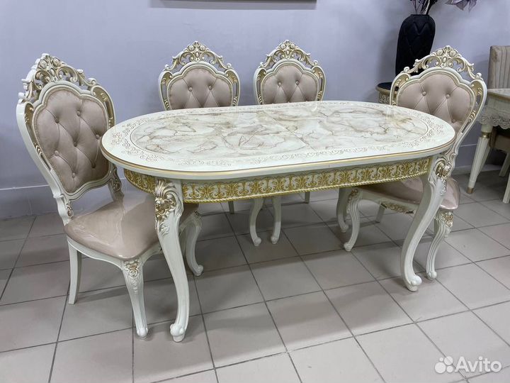 Столы и стулья