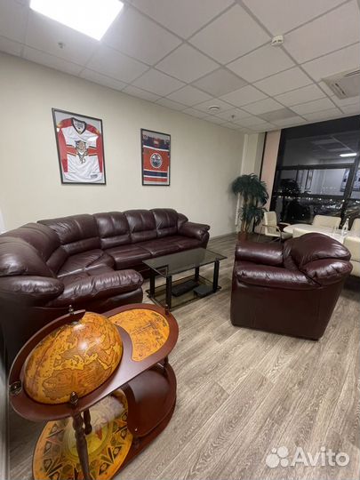 Офисный комплет мягкой мебели(диван+кресло, кожа)