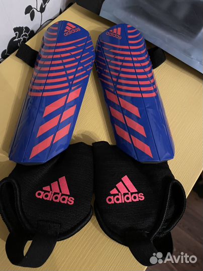 Новые Футбольные щитки Adidas Predator