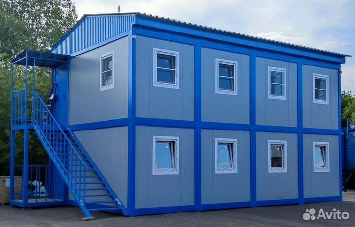 Модульное здание из бытовок