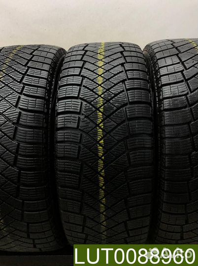 Pirelli Ice Zero FR 215/55 R17 98Y