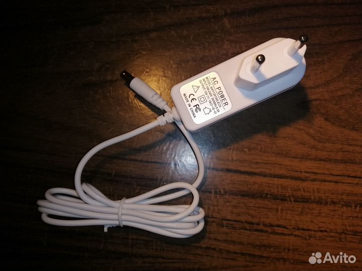 Сетевое зарядное устройство - сетевой адаптер 12V