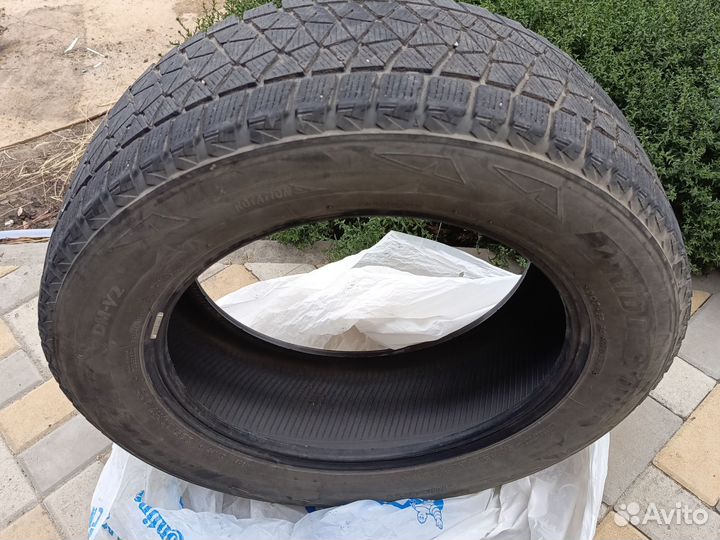 Bridgestone Blizzak DM-V2 225/60 R17 99S