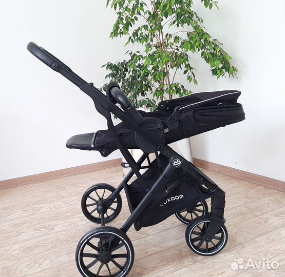 Коляска прогулочная Luxmom 740