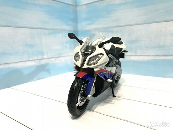 Модель мотоцикла BMW S1000RR 1/12