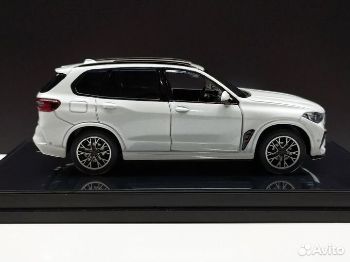 1:43 BMW X5M Competition (White)