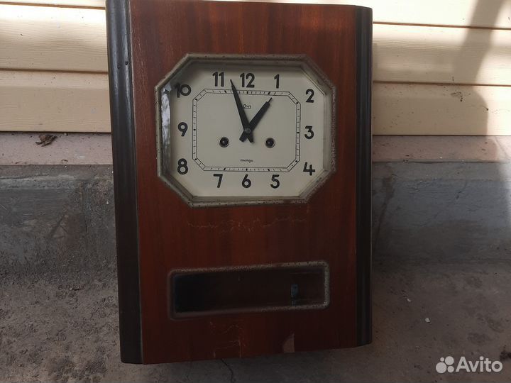 Часы настенные СССР янтарь