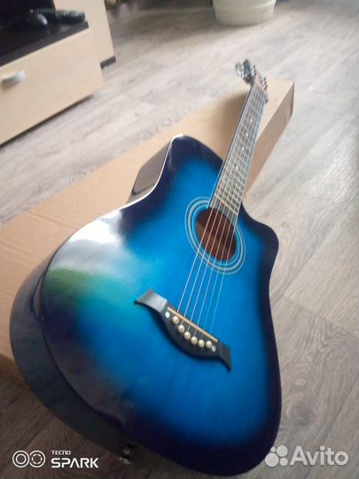 Акустическая гитара