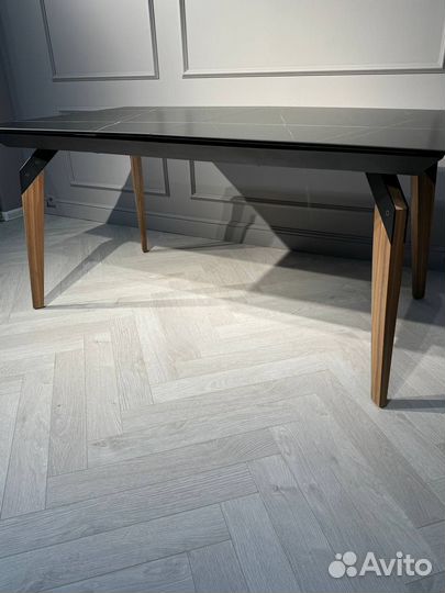 Дизайнерский стол Лацио