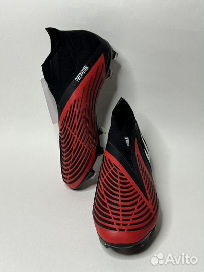 Футбольные бутсы Adidas predator