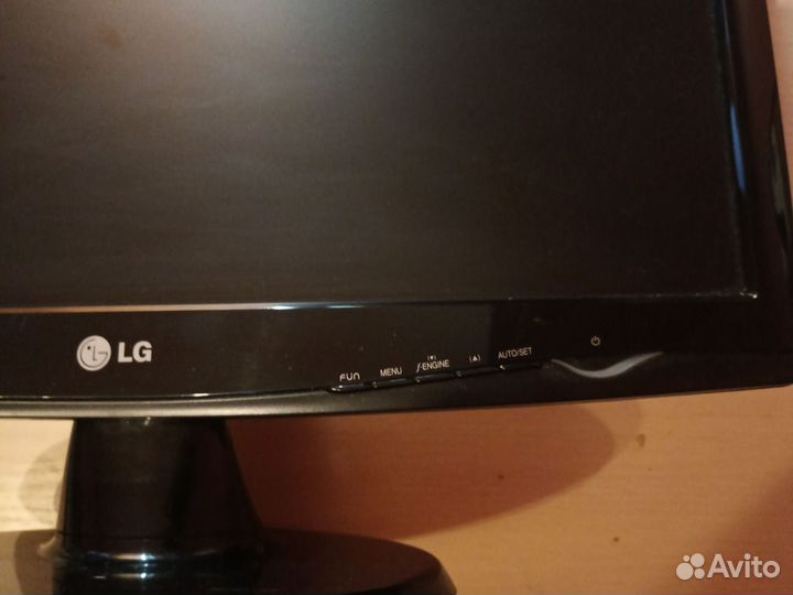 Монитор LG Flatron 2043S
