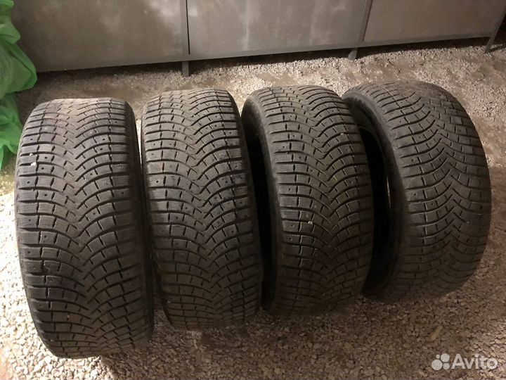 Michelin 4X4 A/T 285/60 R18