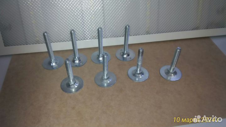 Опора винтовая для мебели