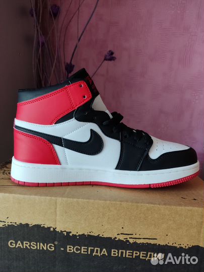 Кроссовки Nike