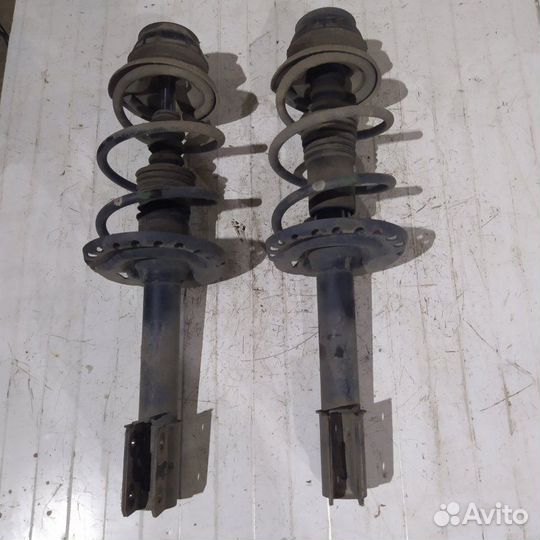 Стойка подвески передняя Renault Logan 2 седан 1.6