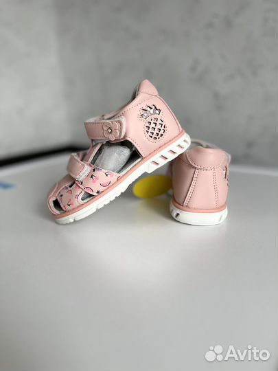 Босоножки и сандалии для девочки 26 размер