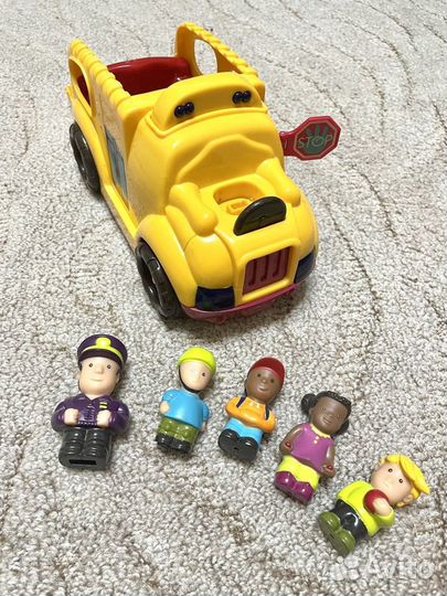 Автобус B.Toys Battat с пассажирами