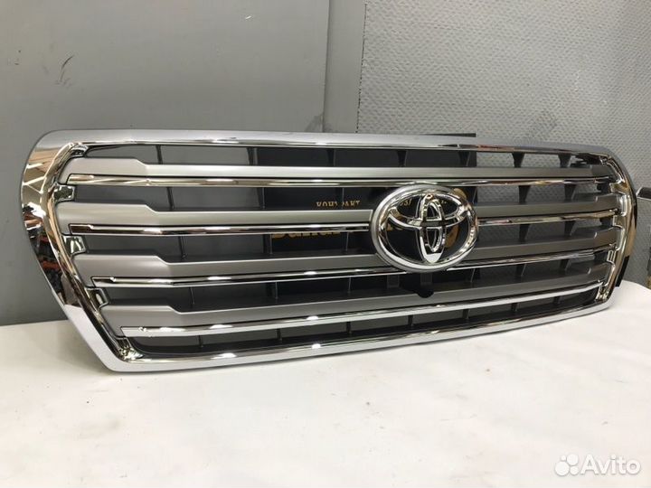 Решетка радиатора Toyota Land Cruiser 200