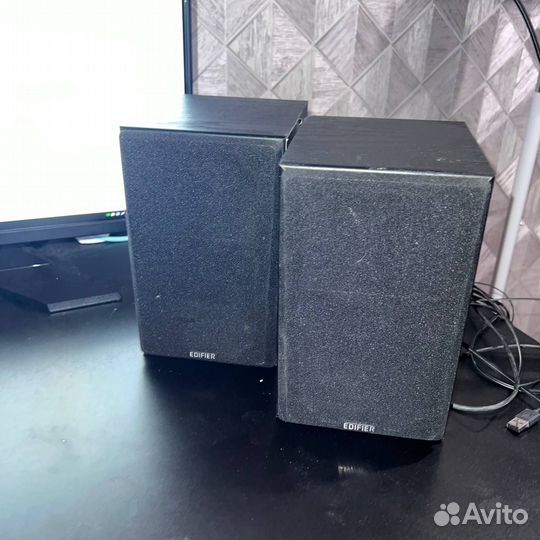 Колонки 2.0 Edifier R1100