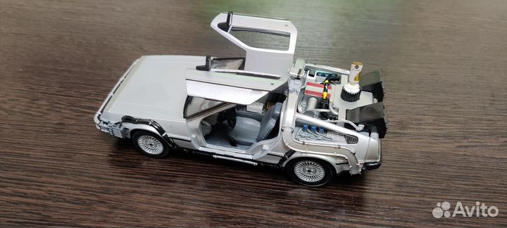 DeLorean Time Machine Exclusive Collection