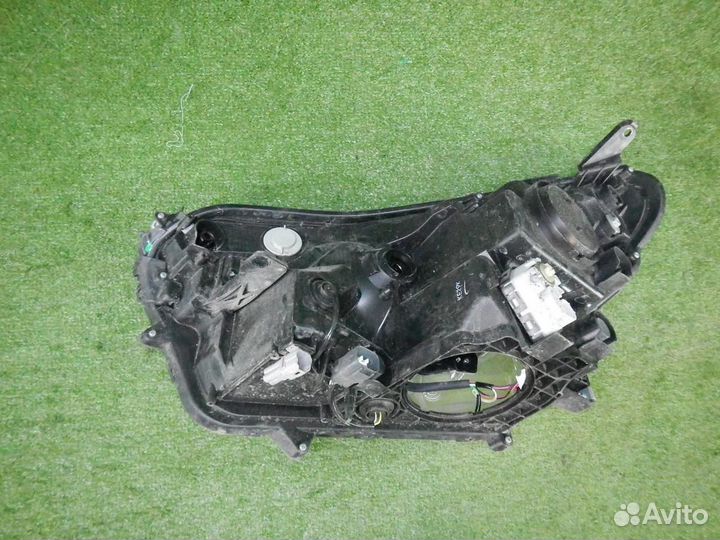 Фара правая Toyota RAV4