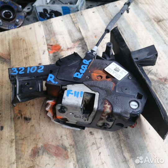 Замок двери задней правой Ford Focus 3