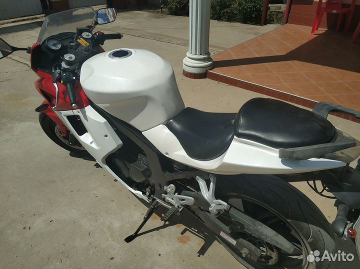 Hyosung GT250R