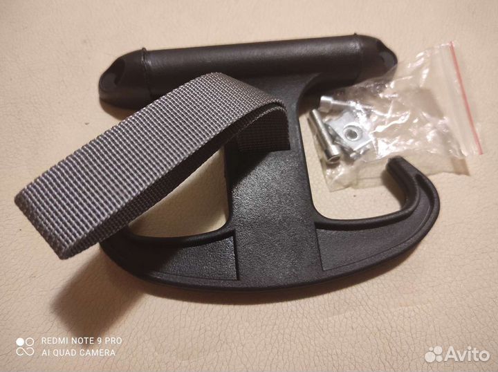 Крюк для сумок в багажник