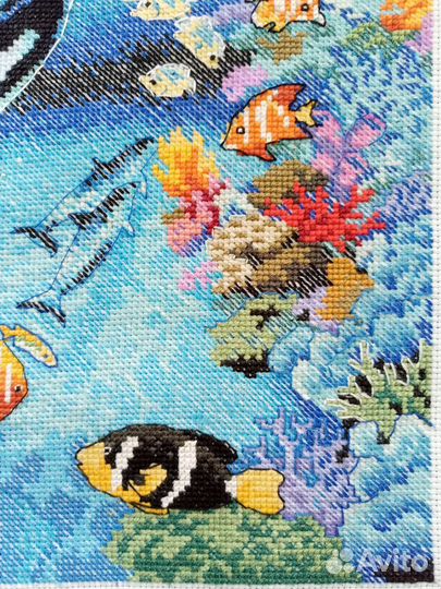 Картина вышитая крестиком, Море и касатки