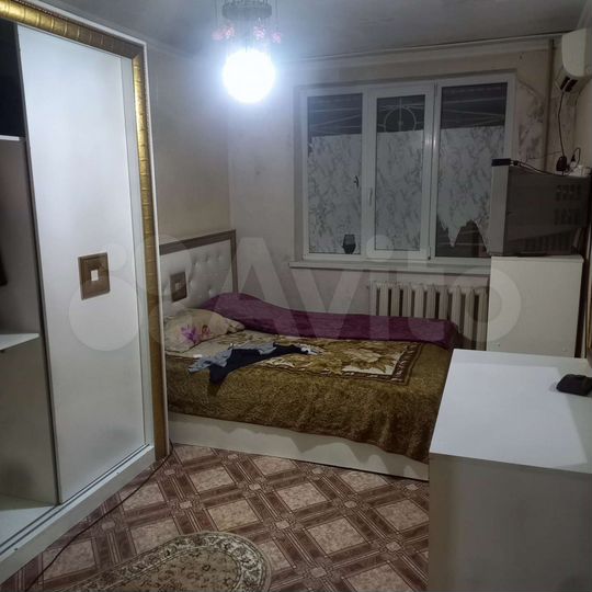 Комната 100 м² в 4-к., 1/5 эт.