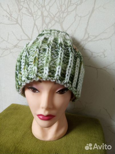 Шапка женская вязаная ручная работа