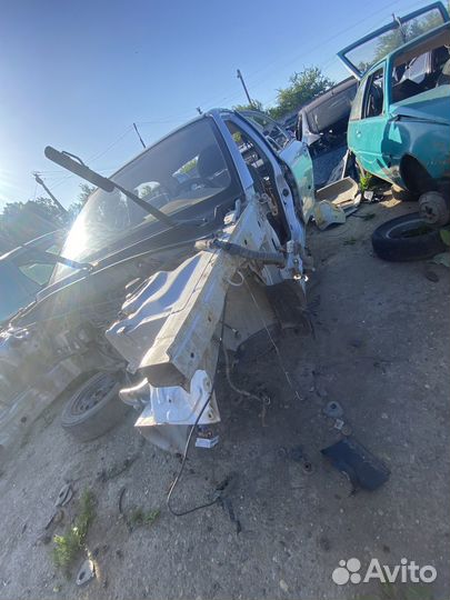 Левая передняя четверть Hyundai Sonata 4