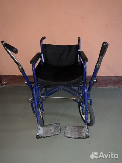 Инвалидное кресло с ручным приводом,костыли