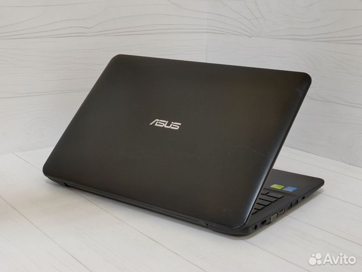 Ноутбук Asus Core i3-4005U SSD 15.6