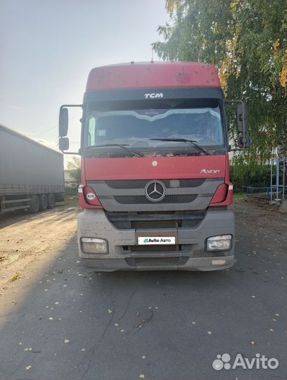 Mercedes-Benz Axor с полуприцепом, 2011