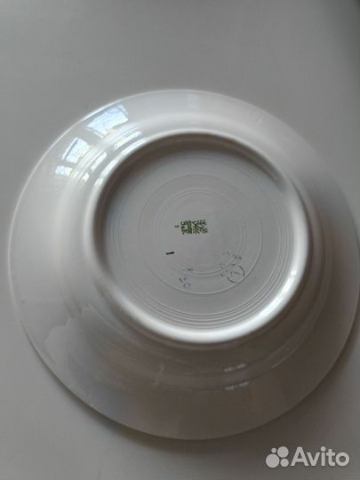 Тарелки с золотой каймой