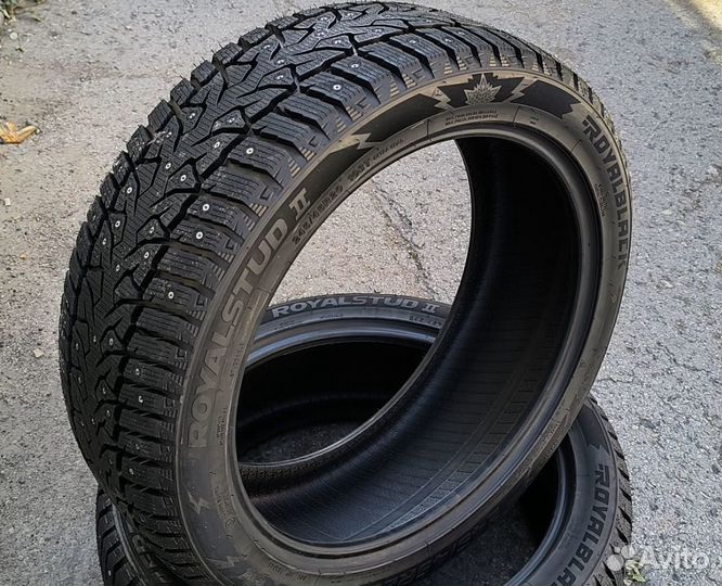 Royal Black Royal Stud II 245/45 R20 103T